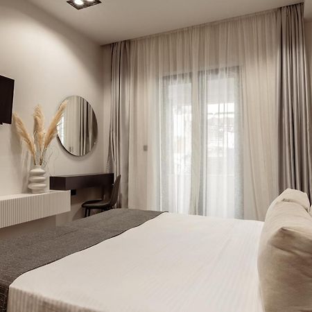 La Maison Suites ไซคิย์นธอสทาวน์ ภายนอก รูปภาพ