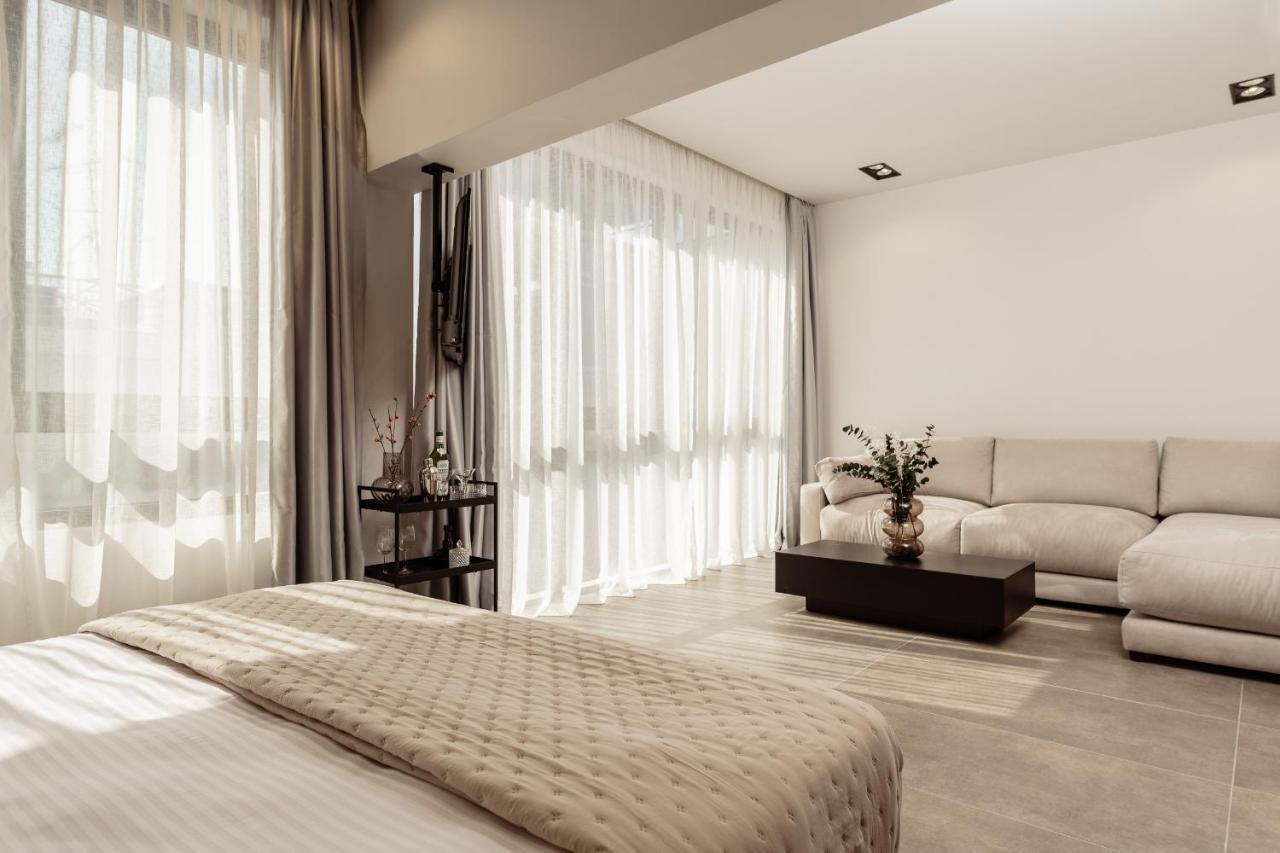 La Maison Suites ไซคิย์นธอสทาวน์ ภายนอก รูปภาพ
