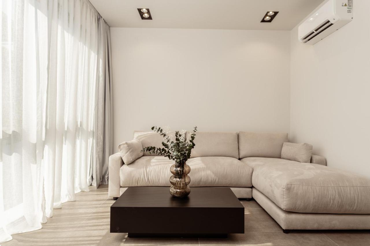 La Maison Suites ไซคิย์นธอสทาวน์ ภายนอก รูปภาพ